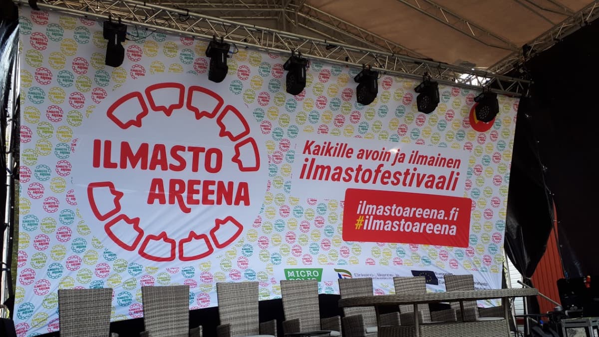 Iin Ilmastoareenan päälava on valmis kahden päivän tiiviseen tarjontaan.