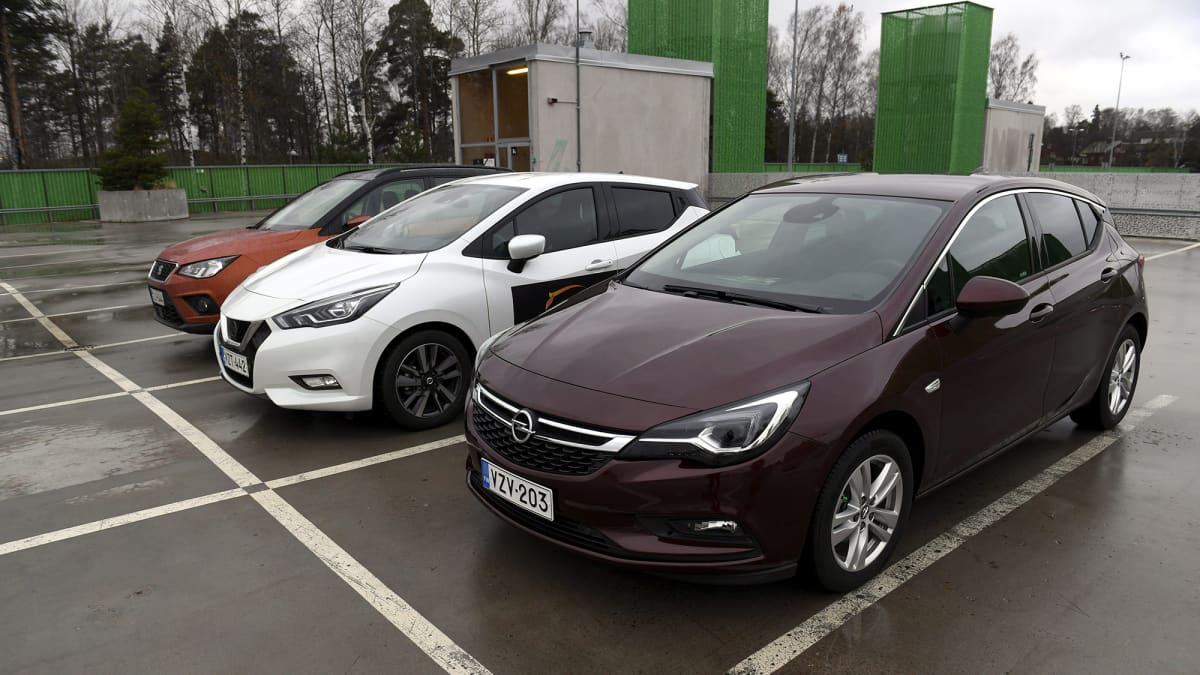 Kevytautoja koeajettavana Auto 2018 -tapahtumassa Helsingissä 9. marraskuuta 2018. 