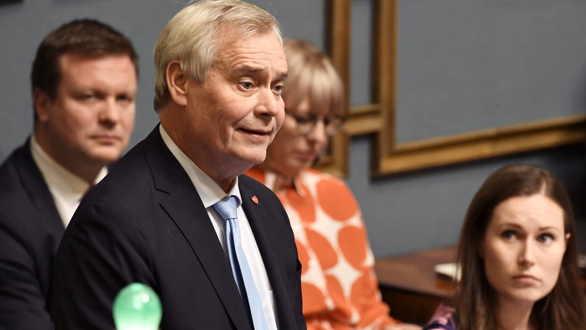 Pääministeri Antti Rinne (SD) puhuu eduskunnan suullisella kyselytunnilla Helsingissä 7. marraskuuta