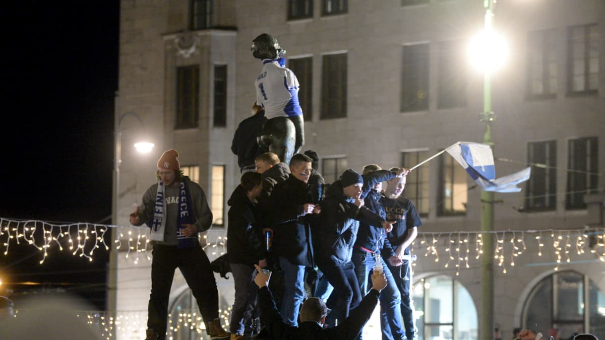 Huuhkajat juhlat