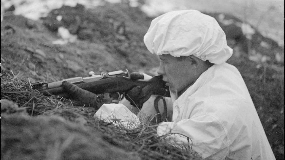  Finnish soldier facing the Soviet attack. 