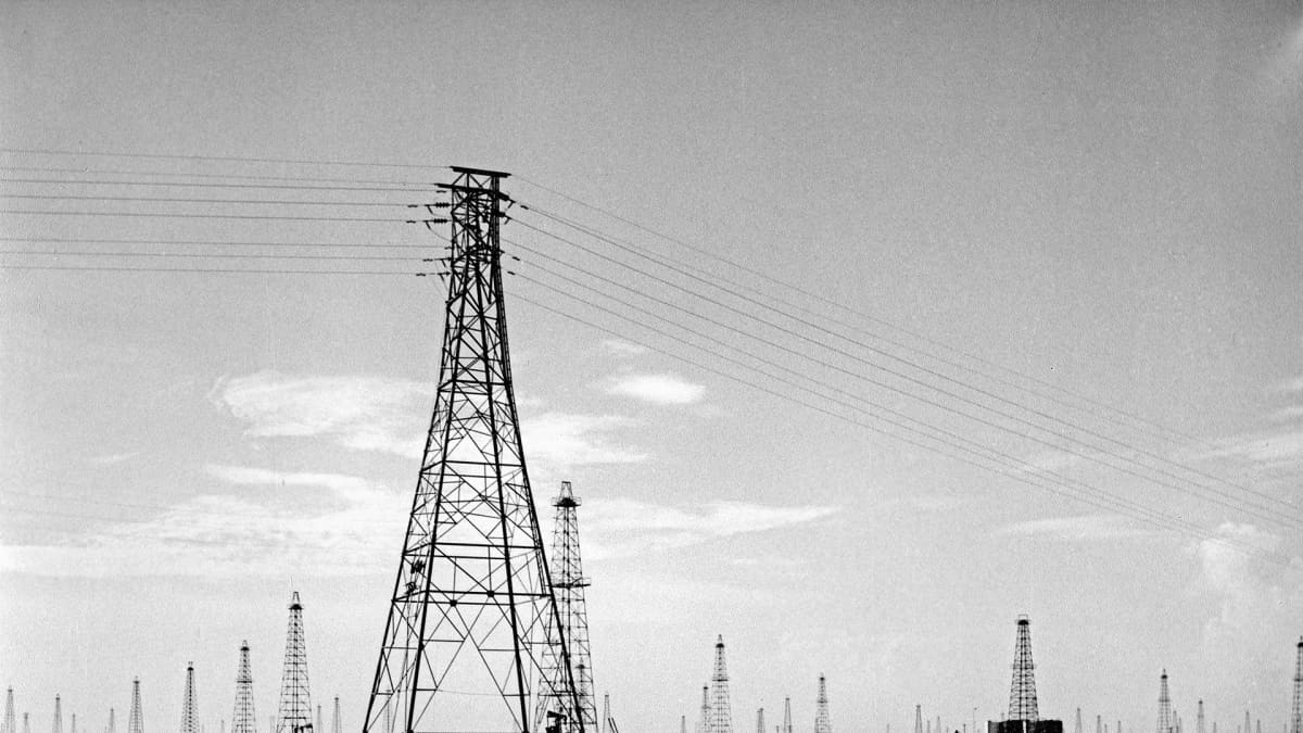 Öljykenttä Maracaibo-järvellä vuonna 1976.