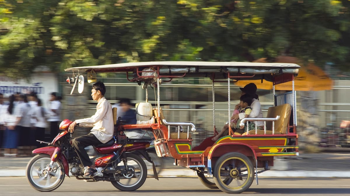 Tuk-tuk-taksi Kambodžassa.
