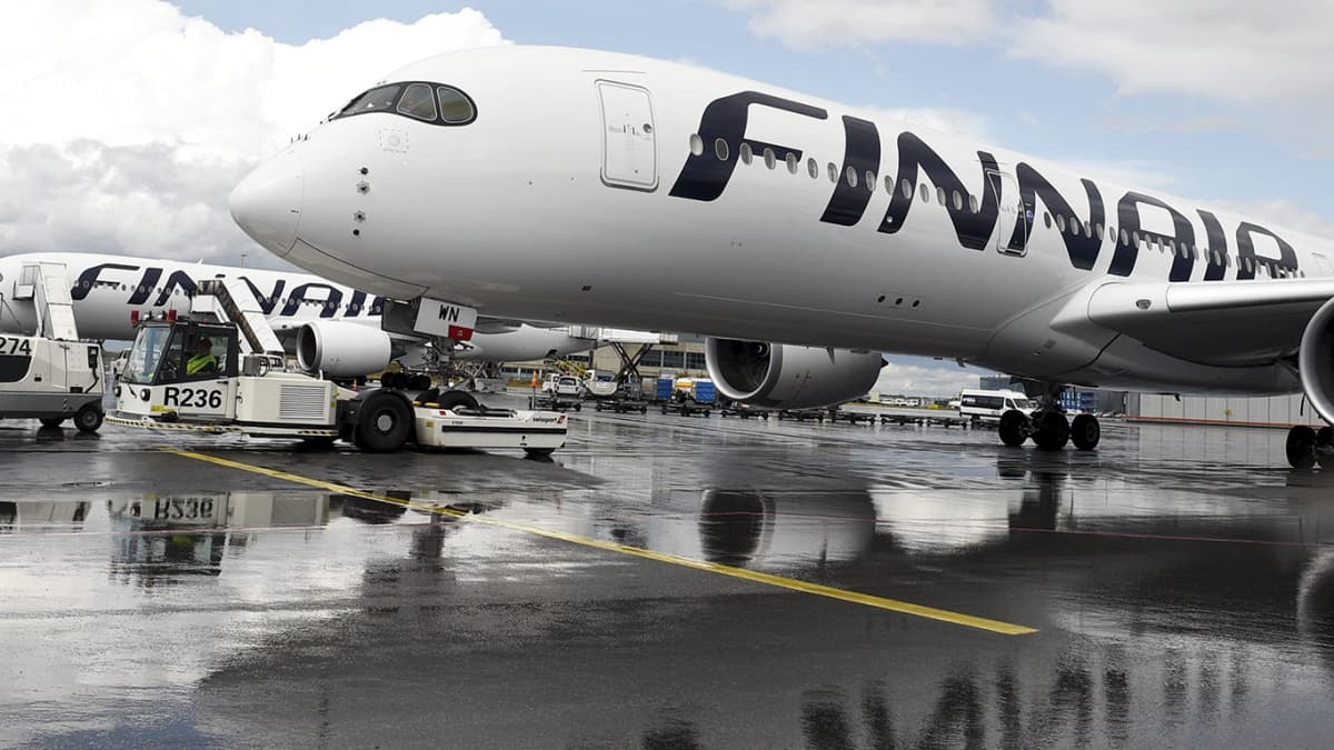 Finnairin lentokoneita Helsinki-Vantaan lentokentällä Vantaalla