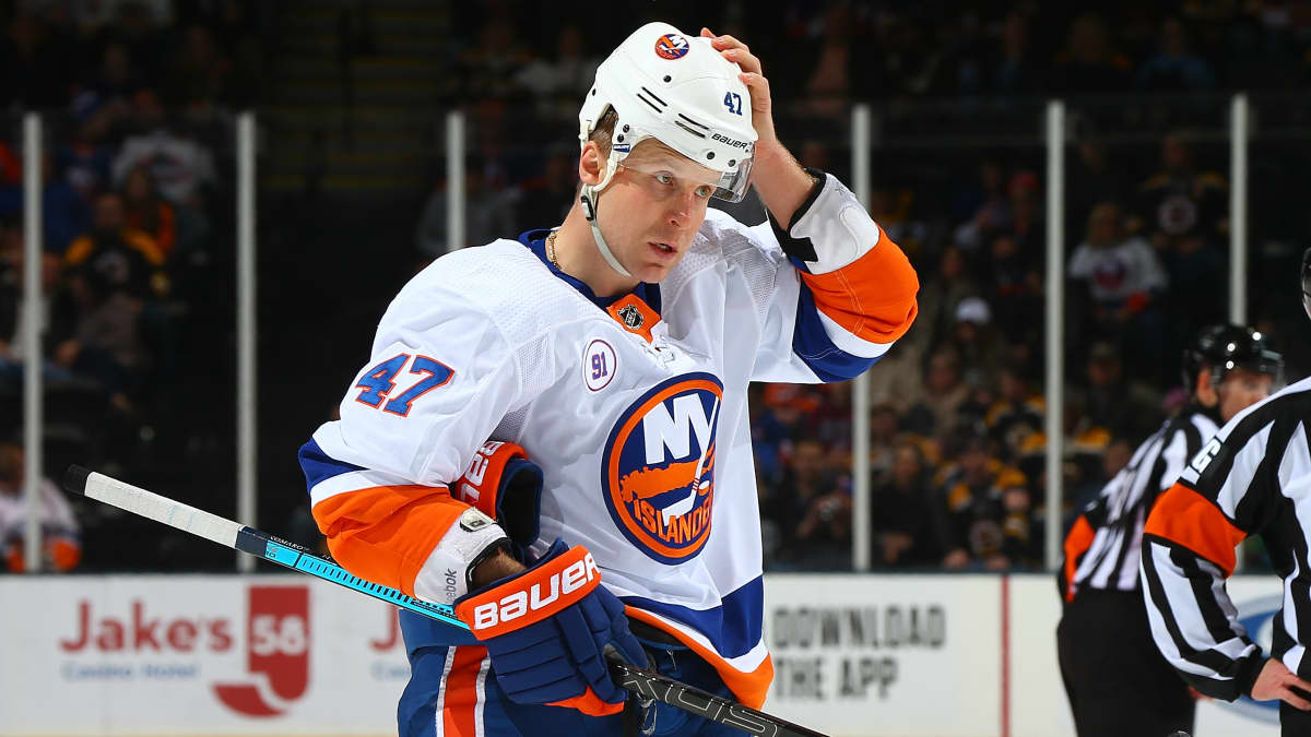 Leo Komarov NY Islanders
