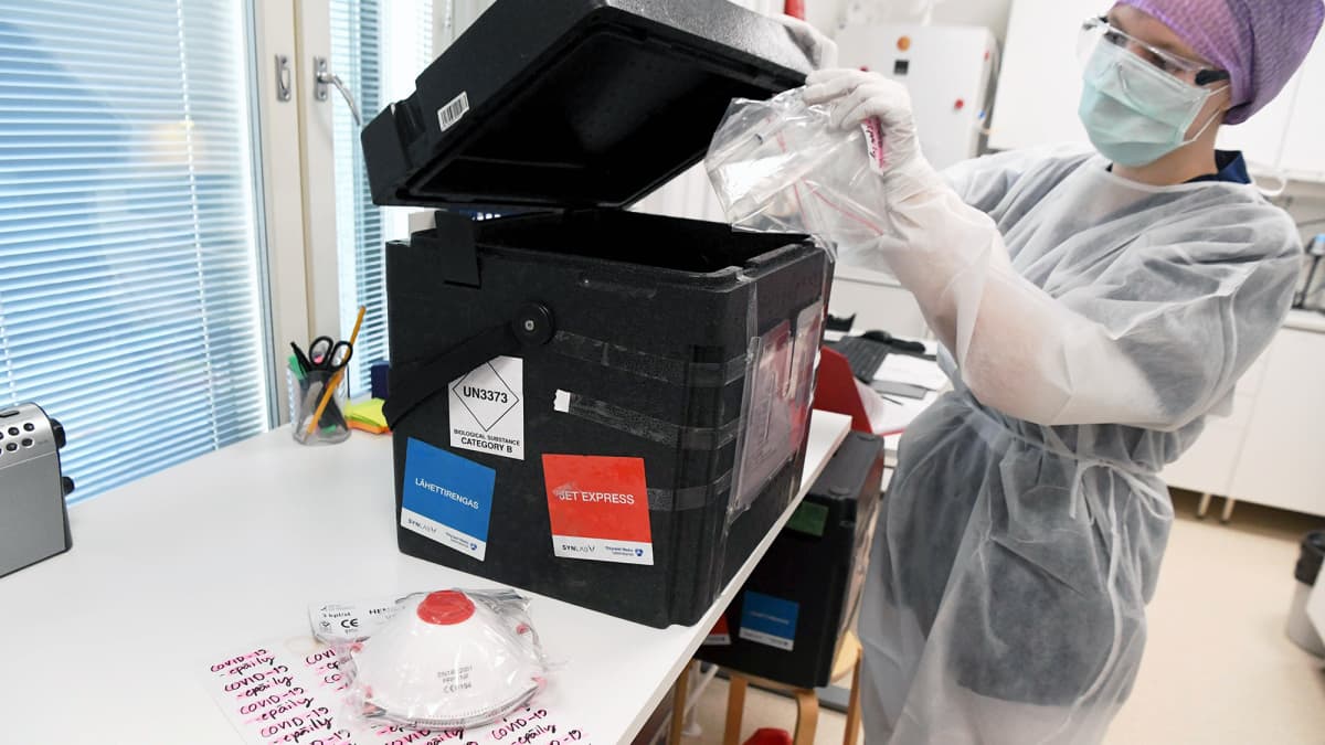 Koronaviruksen testausta terveyspalveluyritys Terveystalon Leppävaaran lääkärikeskuksessa Espoossa.