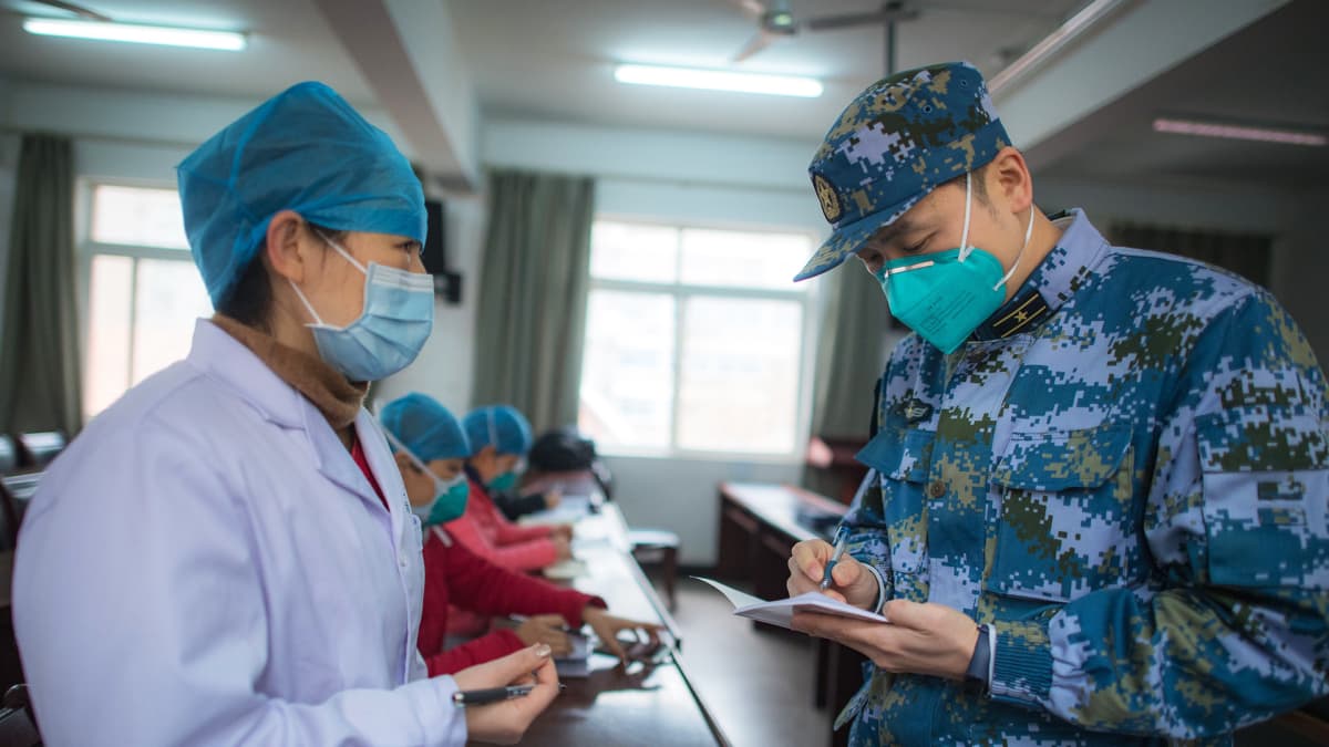 Sotilaslääketieteen yliopiston yksikkö työskenetli Hankoun sairaalassa Wuhanissa tammikuussa.