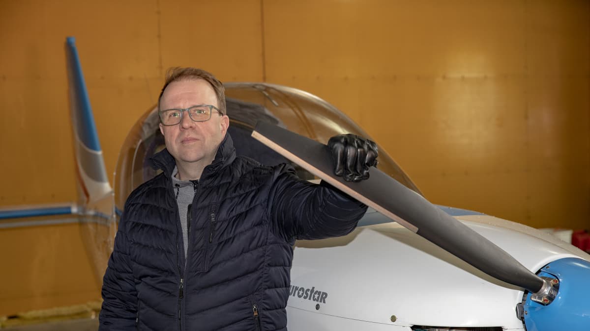 Marko Mäkinen ja pienkone.