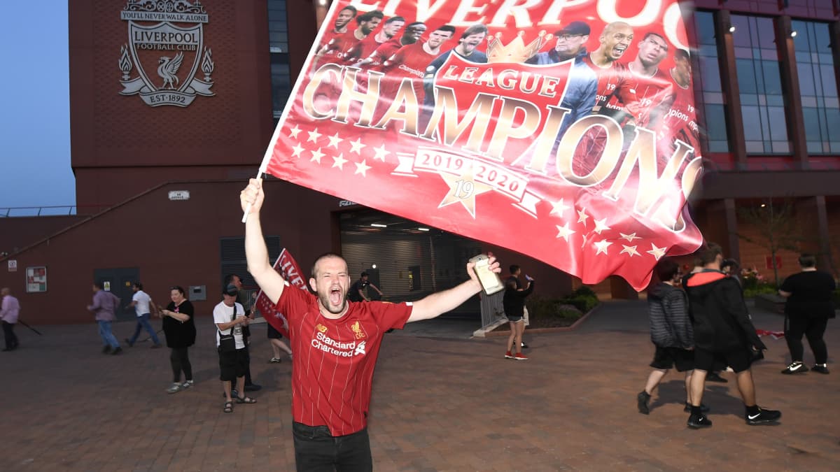 Mestaruus sai Liverpoolin fanit ryntäämään kaduille. 