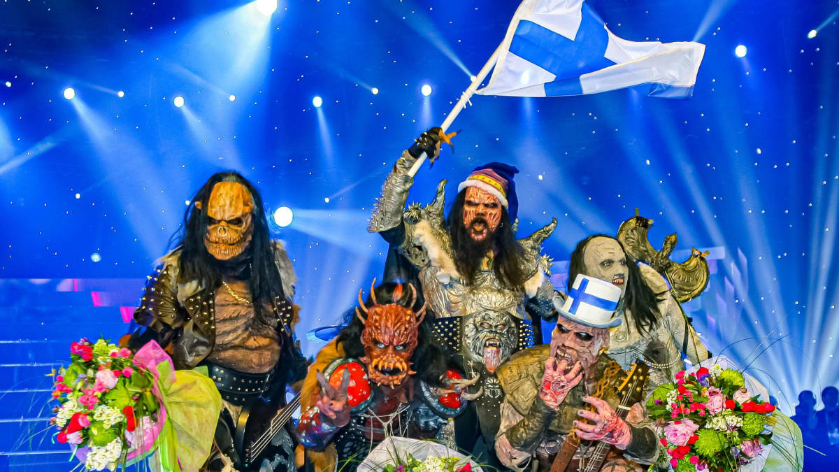 Lordi juhlii Euroviisujen voittoa Ateenassa toukokuussa 2006.