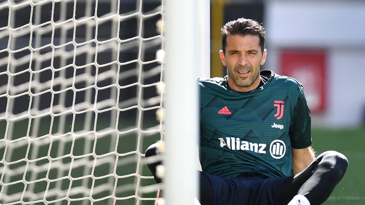 Ennätysmies Gianluigi Buffon 