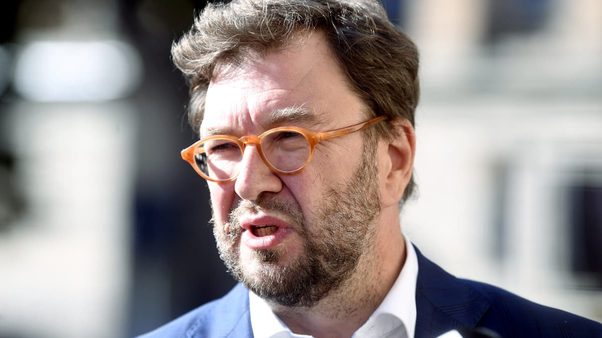 Liikenne- ja viestintäministeri Timo Harakka