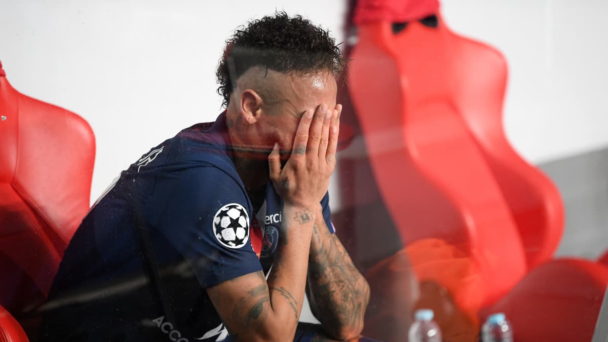 Neymar otti finaalitappion raskaasti.