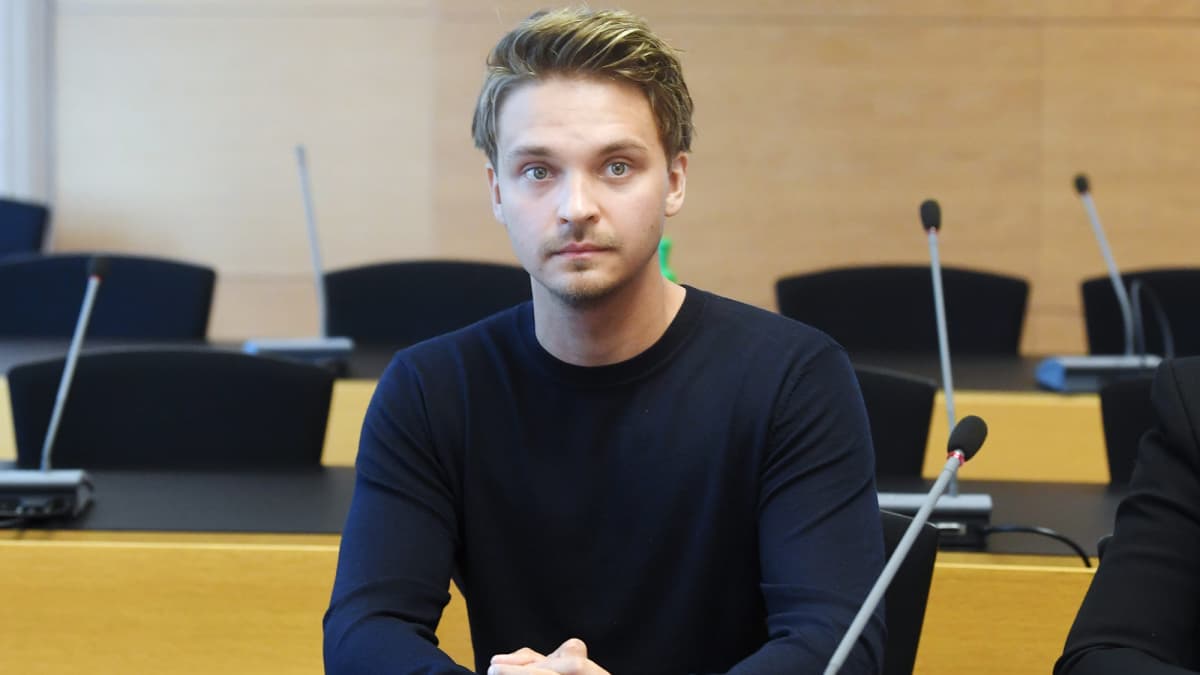  Mediapersoona Roope Salmisen seksuaalirikossyytteen käsittely alkoi Helsingin käräjäoikeudessa 20. elokuuta 2020.