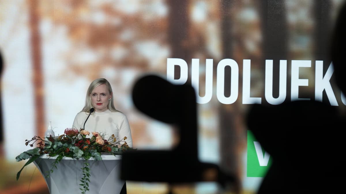 Maria Ohisalo puhuu vihreiden etänä järjestettävässä puoluekokouksessa Helsingissä.
