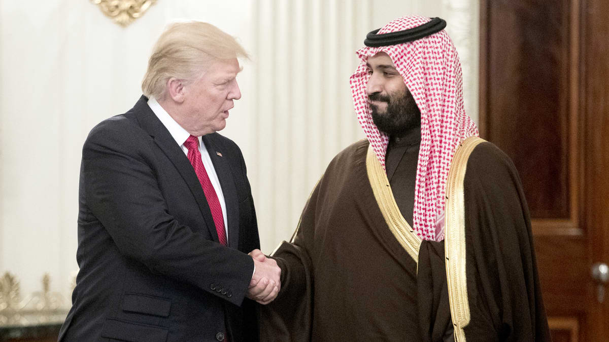 Saudi-Arabian kruununprinssi  Mohammad bin Salman Valkoisessa talossa yhdessä presidentti Donald Trumpin kanssa 14.maaliskuuta 2017.  