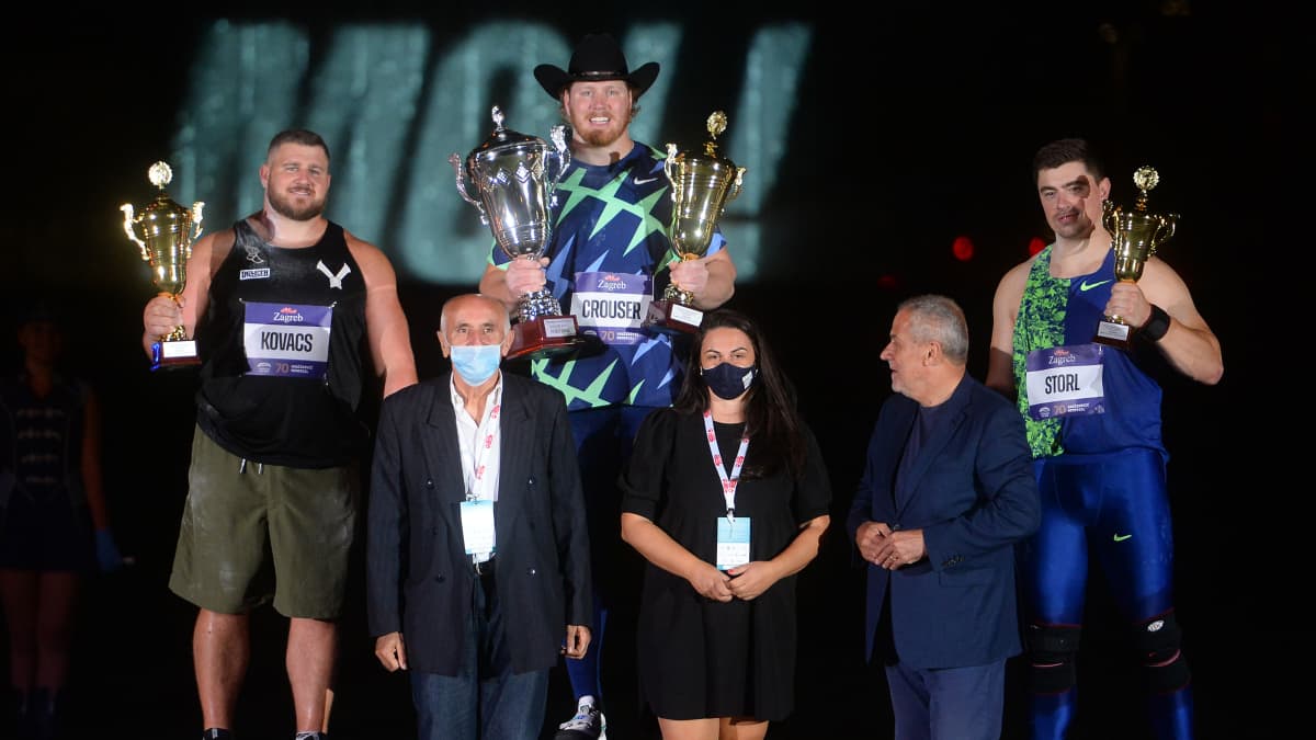 Ryan Crouser (korkeimalla korokkeella), Joe Kovacs (vas.) ja David Storl (oik.) olivat kolme parasta työntäjää Zagrebissa järjestetyssä kuulakisassa syyskuussa. Crouserin voittotulos oli 22,74.