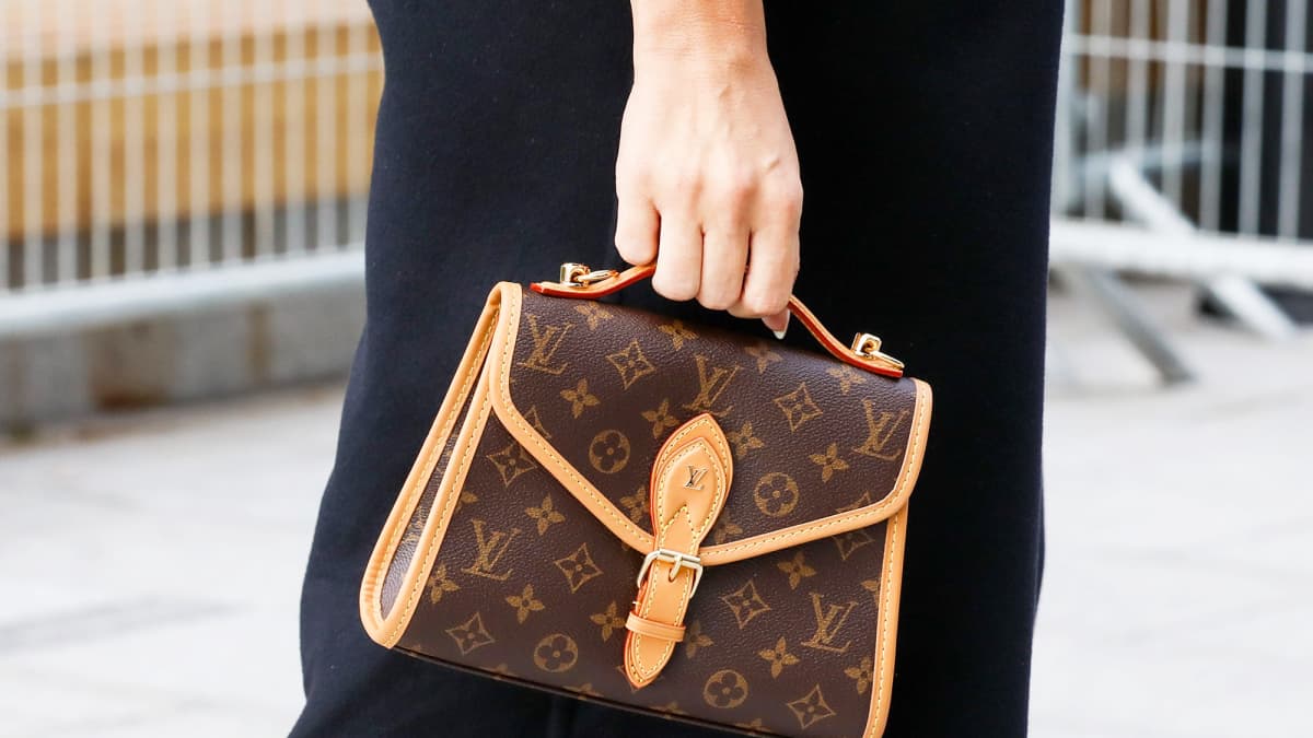 Louis Vuittonin käsilaukku.