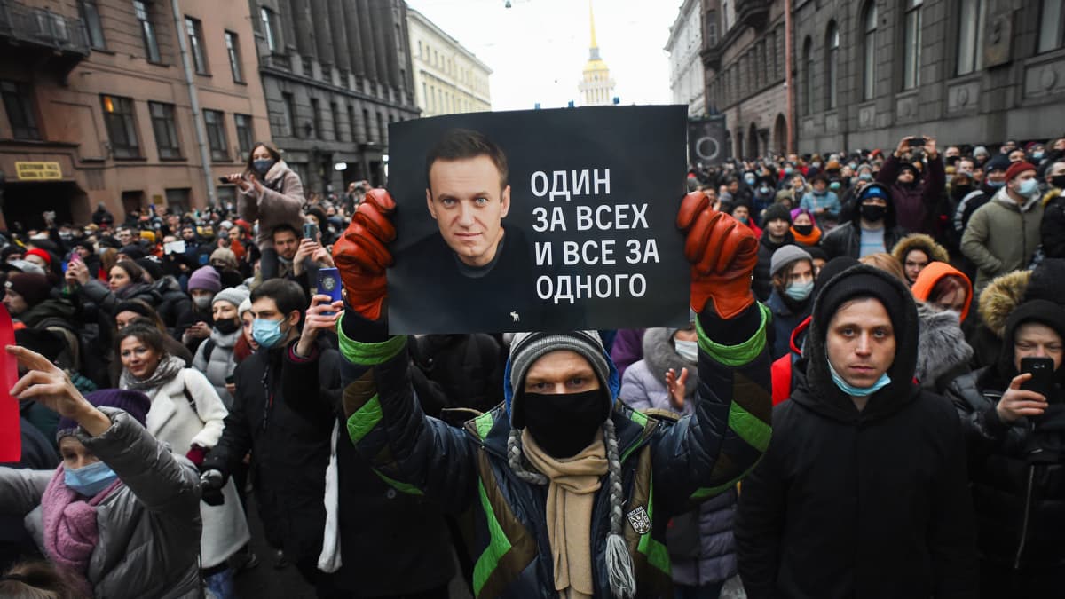 Mielenosoitus Alexei Navalnyn kiinniottoa vastaan Pietarissa, Venäjällä.