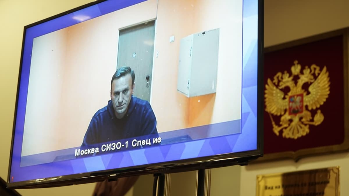 Aleksei Navalnyi osallistui oikeuden istuntoon videolinkin välityksellä. 