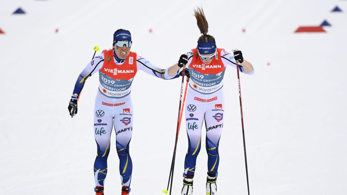  Charlotte Kalla (vas.) ja Ebba Andersson