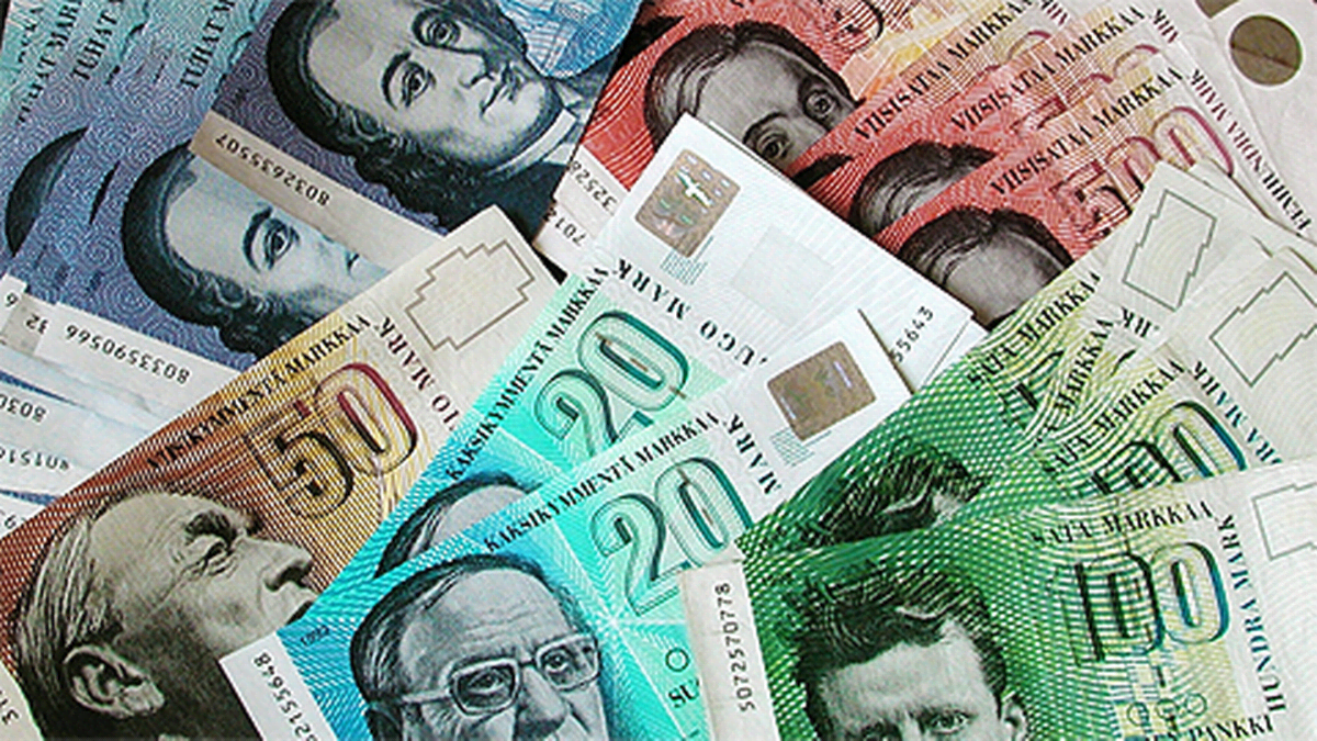 20, 50, 100, 500 ja 1000 Suomen markan seteleitä vuodelta 2001.