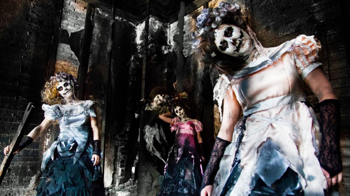 Turun Nuori Teatteri esittää 1827 Infernal Musical -hevimusikaalia.