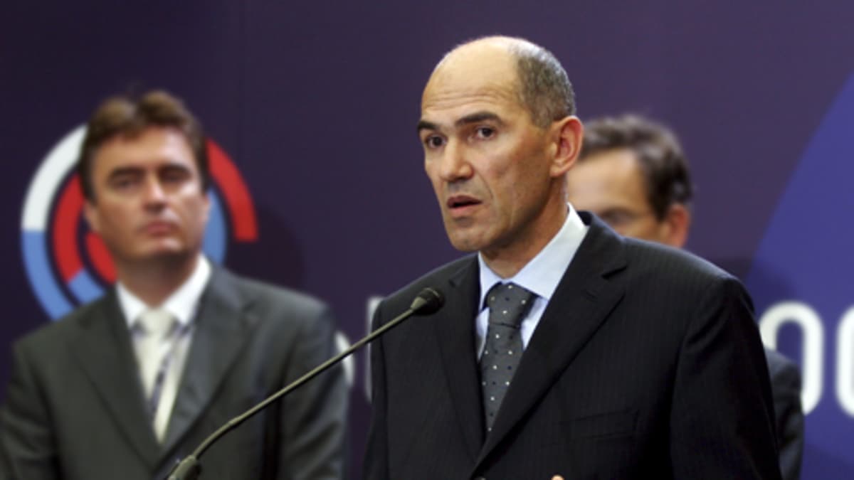 Slovenian entinen pääministeri Janez Jansa.