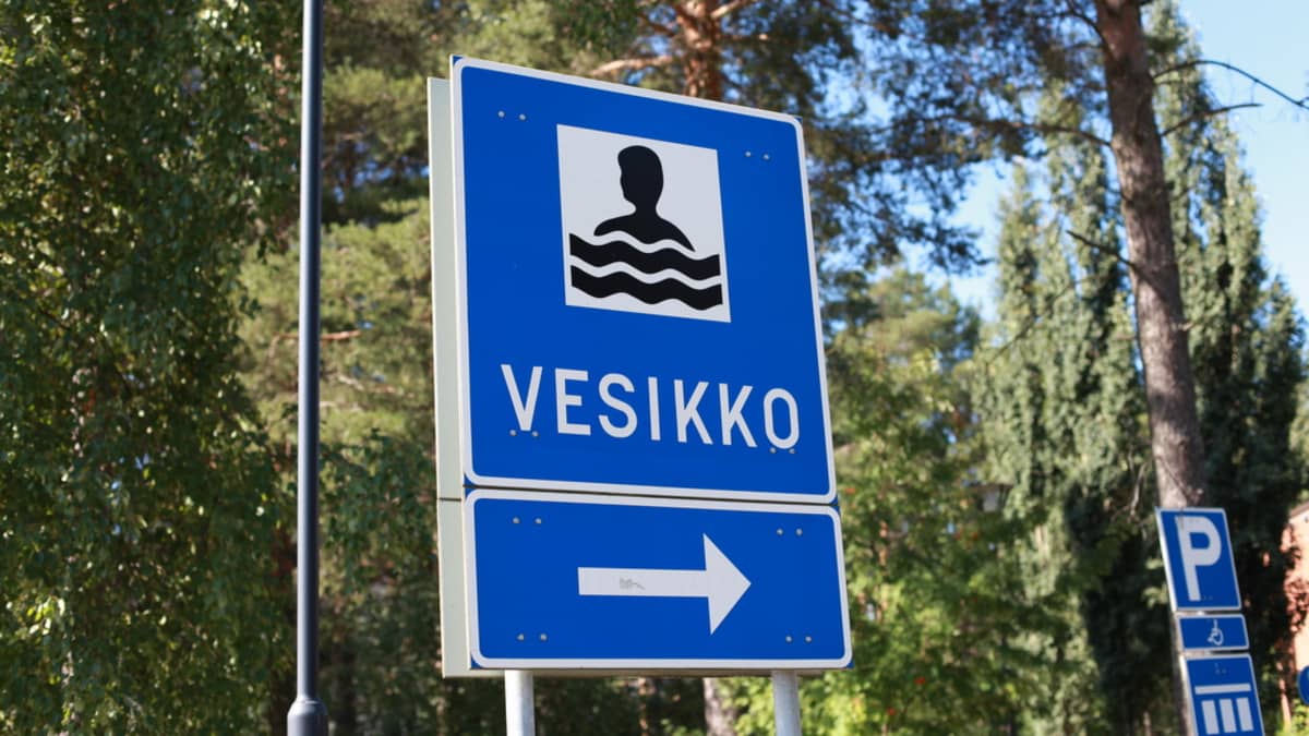 Joensuun Vesikko-uimalan kyltti.