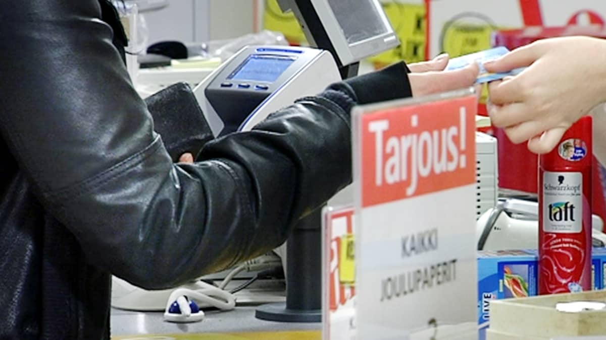 Bonuskorttia käytetään kaupan kassalla.