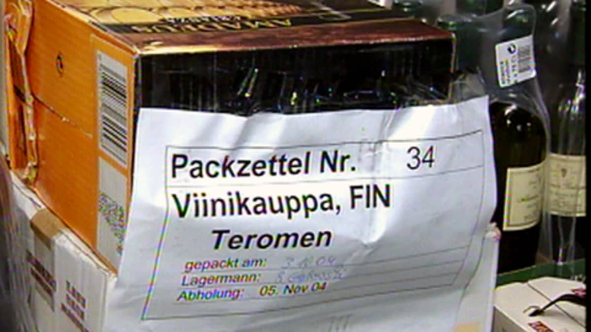 Netin viinikaupasta tilattu viinilaatikko.