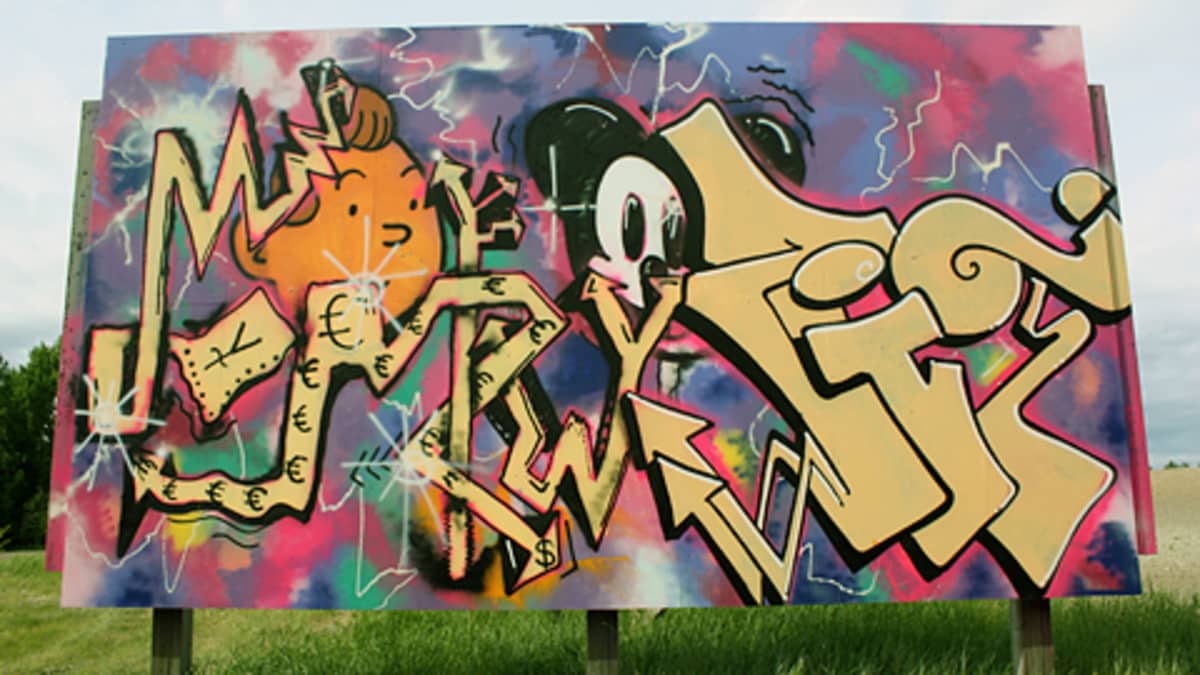 Graffititeos Taidekeskus Purnun edustalla