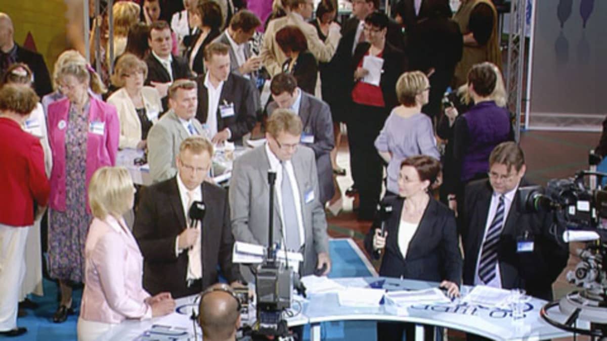 Eurovaalien vaalivalvojaiset kesäkuussa 2009.