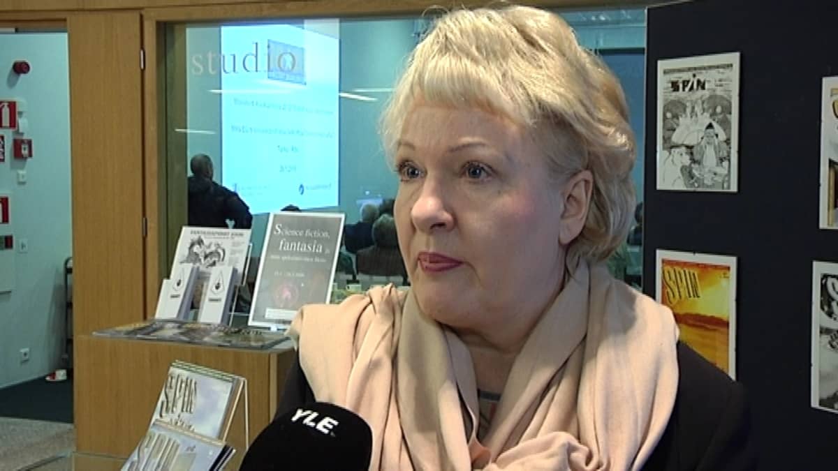 Kuvassa sosiaali- ja terveysministeri Liisa Hyssälä.