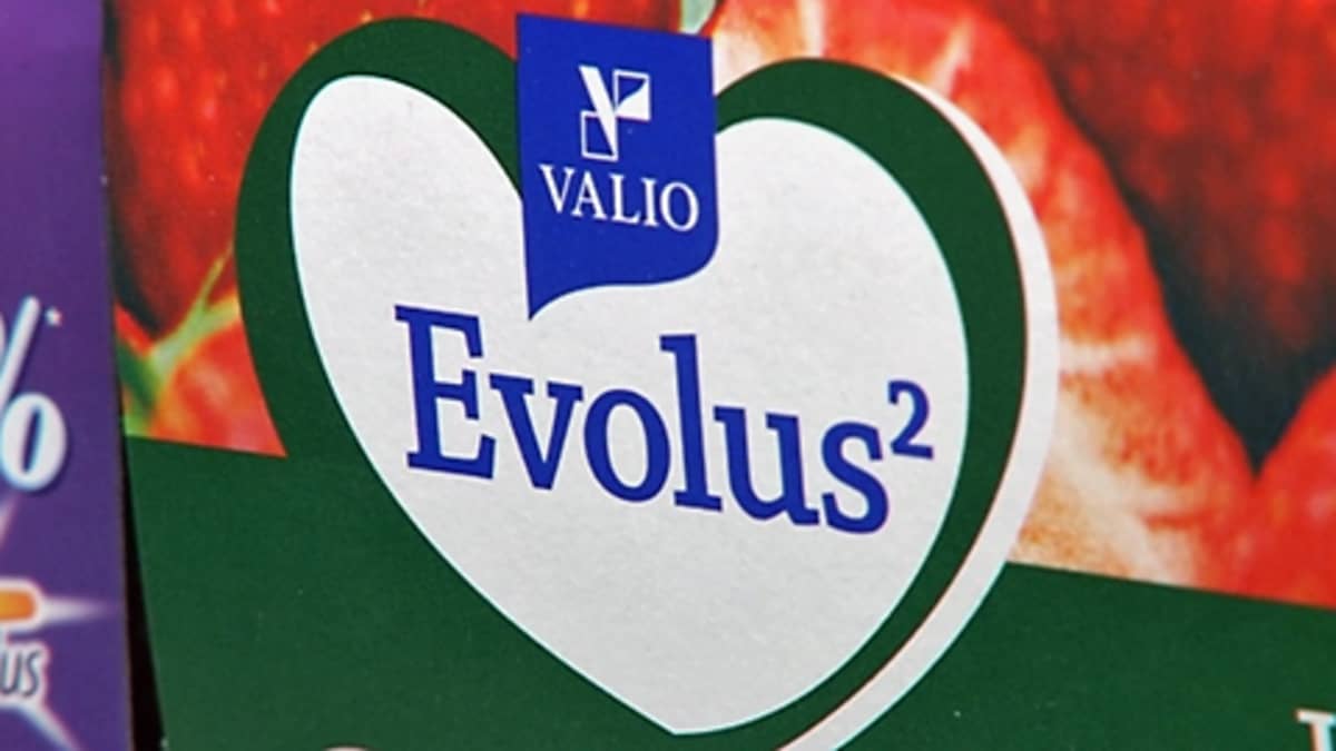 Yksityiskohtainen kuva Valion Evolus-tuotteesta. Valion ja Evoluksen logot.