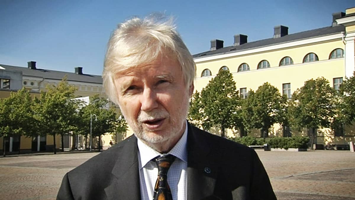 Erkki Tuomioja.