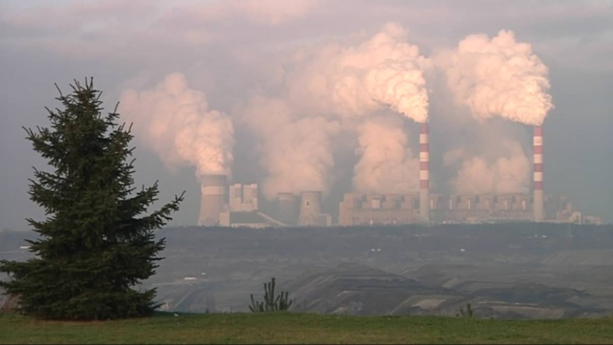 Belchatowin hiilivoimala Puolassa on Euroopan suurin yksittäinen hiilidioksidin päästölähde.