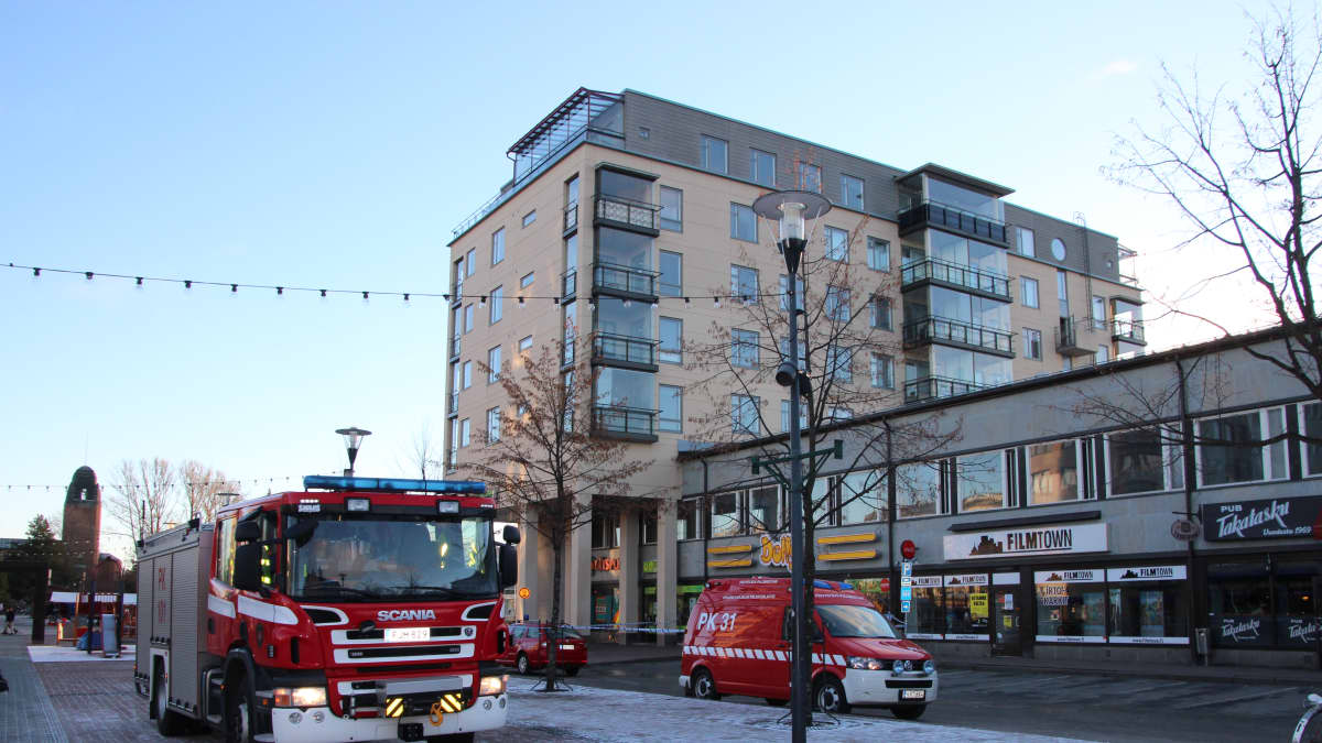 Joensuulaisessa kauppakeskuksessa syttyi uhkaava tulipalo 25.11.2013 aamuyöllä.
