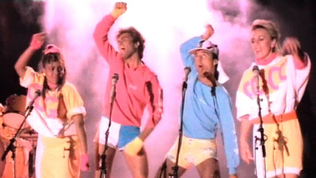 Syyskuun 1984 uusimmat ulkomaiset hitit (muun muassa Wham! -yhtye) olivat Timo T.A. Mikkosen ja alueellisten katsojaraatien arvioitavana Hittimittarissa.  