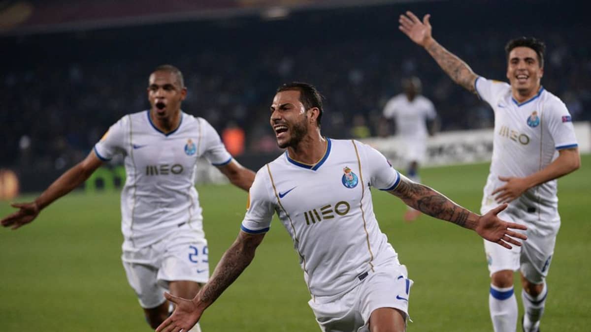Porton Ricardo Quaresma juhlii maaliaan Eurooppa-liigassa.