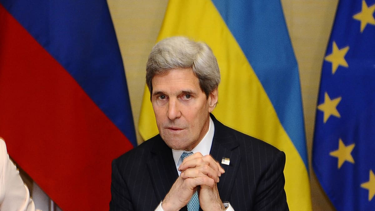 Yhdysvaltain ulkoministeri John Kerry Genevessä vähän ennen Ukrainan tilanteesta käytäviä neljänvälisiä neuvotteluja.