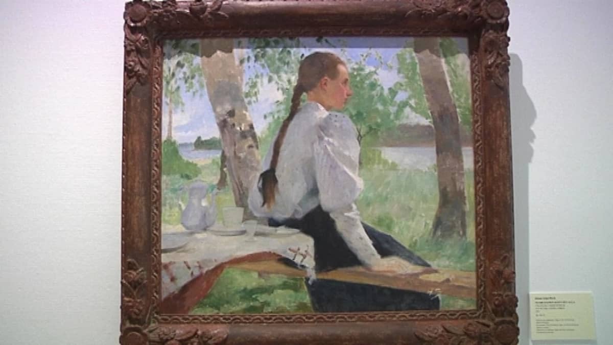 Nuori nainen istuu koivun alla, Helene Schjerfbeckin maalaus Ada Thilénistä.