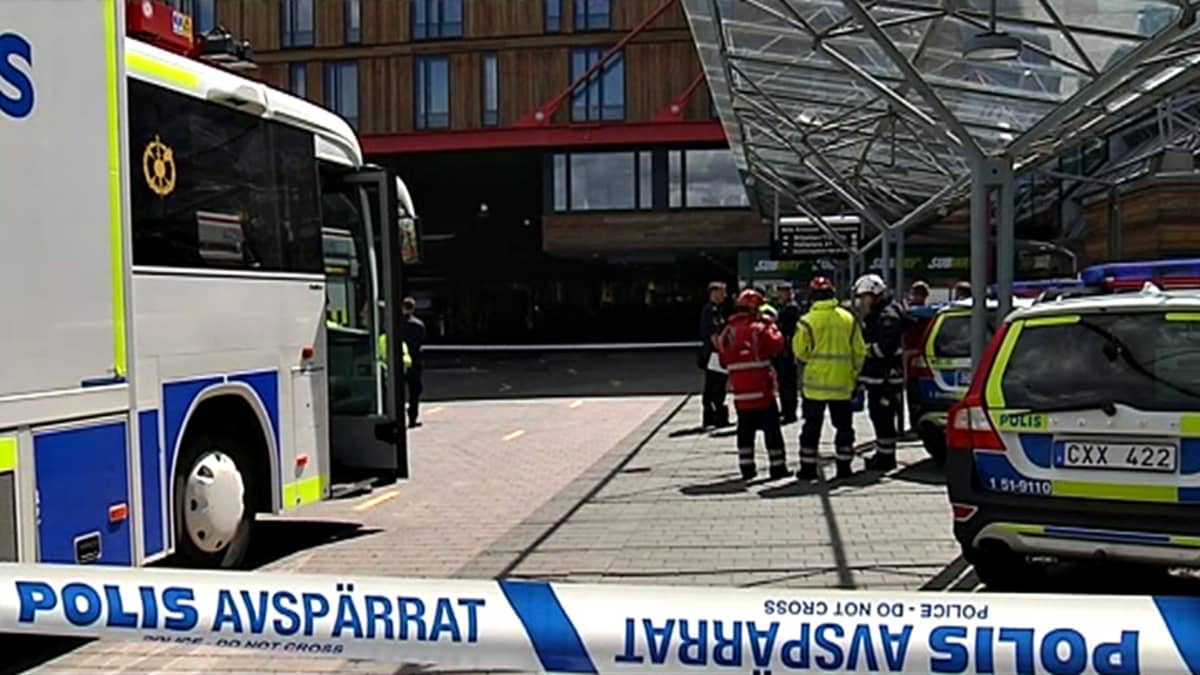 Poliisin eristämä alue.