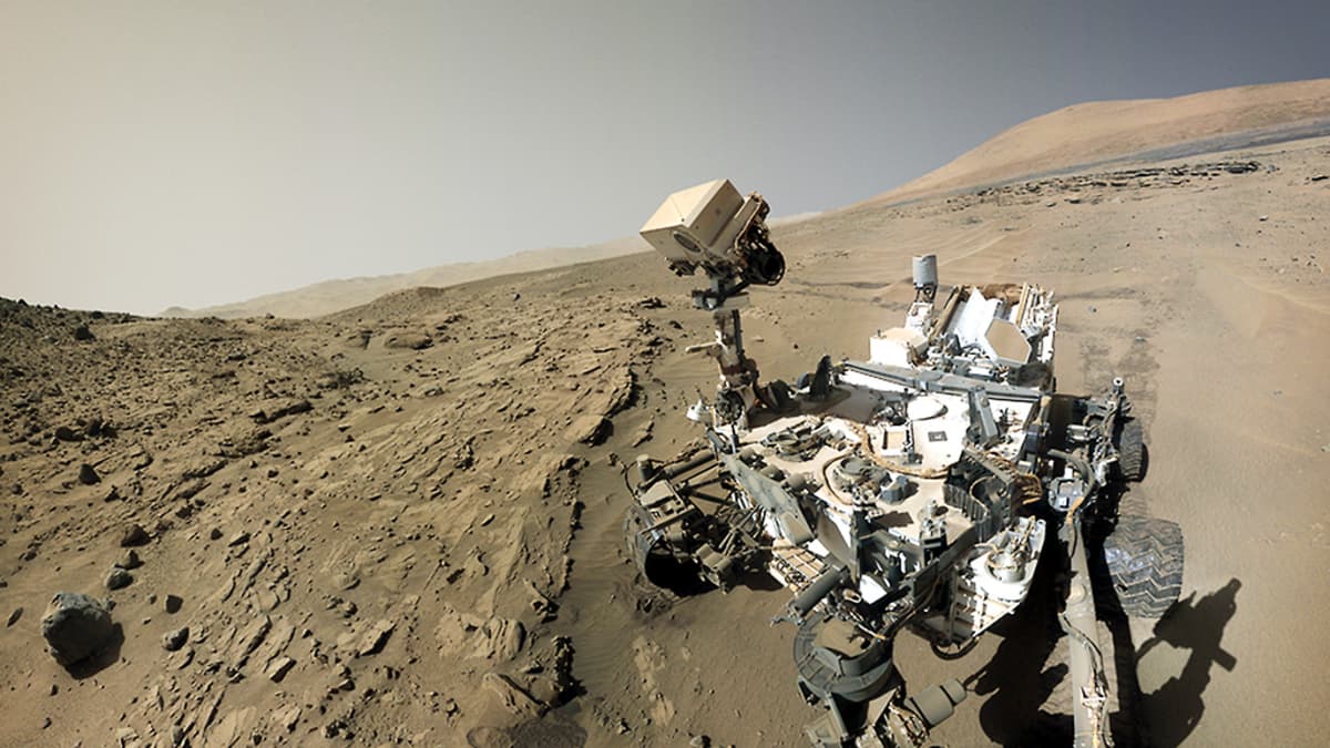 Curiosity Marsin pinnalla.