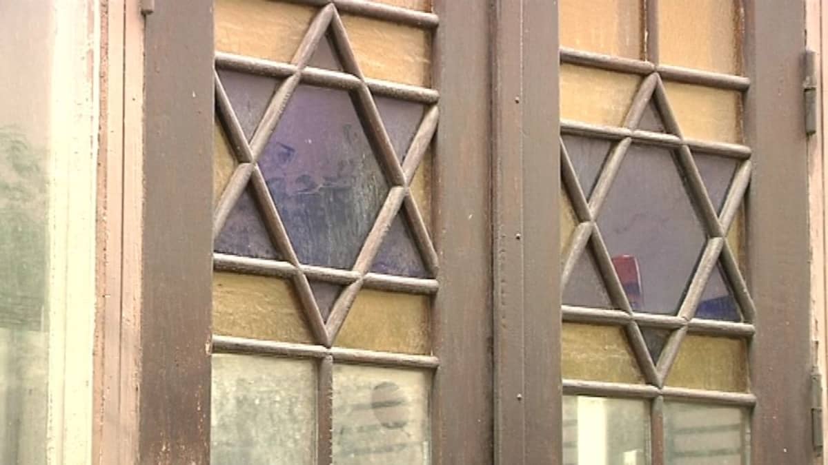 Helsingin juutalaisen seurakunnan synagogan julkisivua.