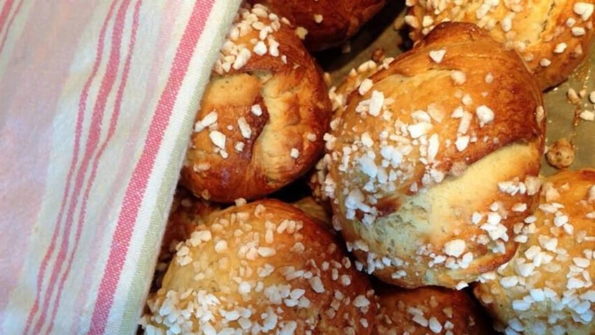 Korvapuusti, pulla.