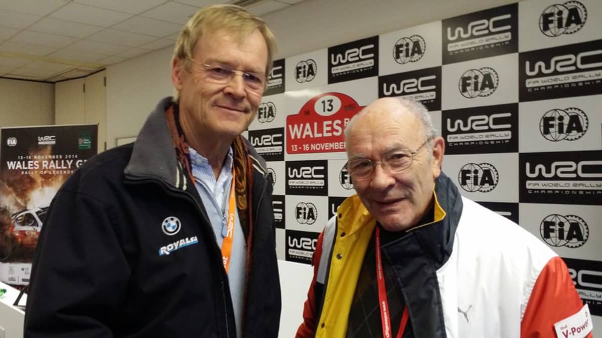 Uskomattomia aikoja. Kartanlukija Terry Harryman (oik.) eli Ari Vatasen vierellä tämän vauhdikkaimmat vuodet ralliautoilussa.