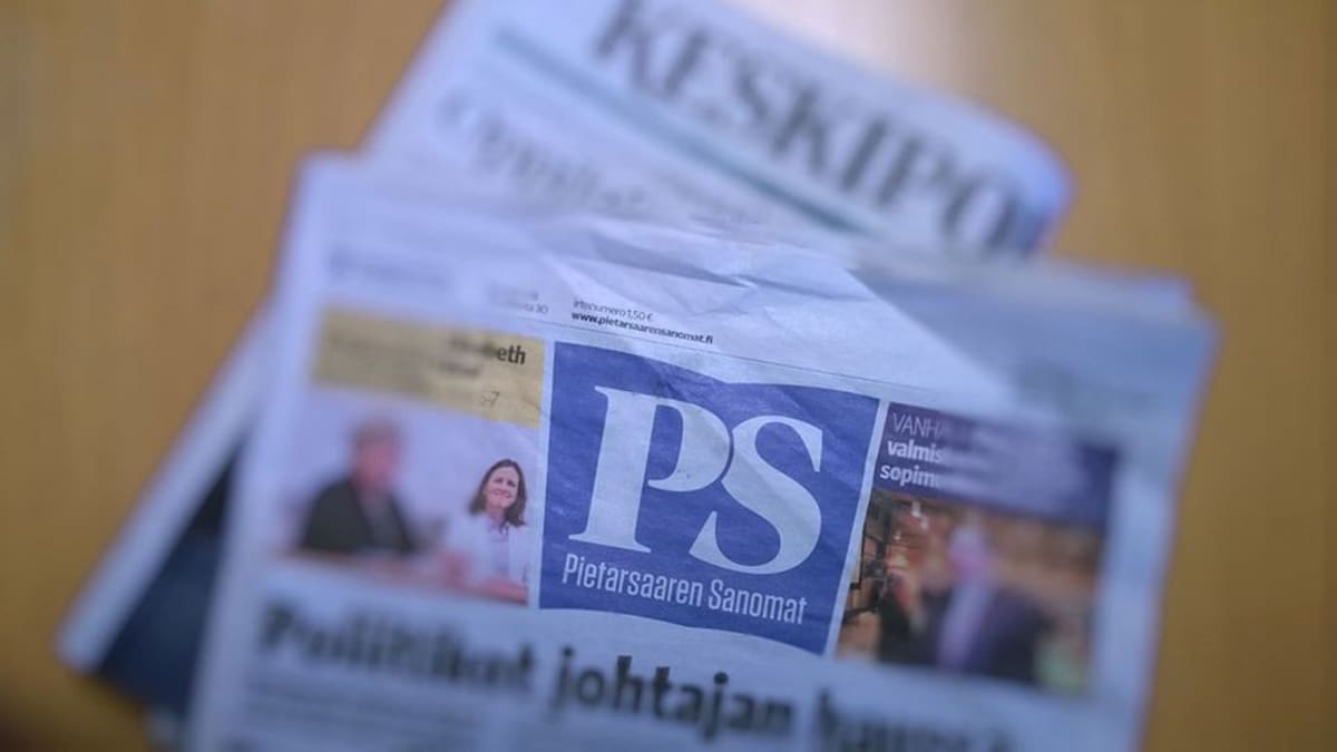 Kuvassa Pietarsaaren Sanomat ja Keski-Pohjanmaa-lehti