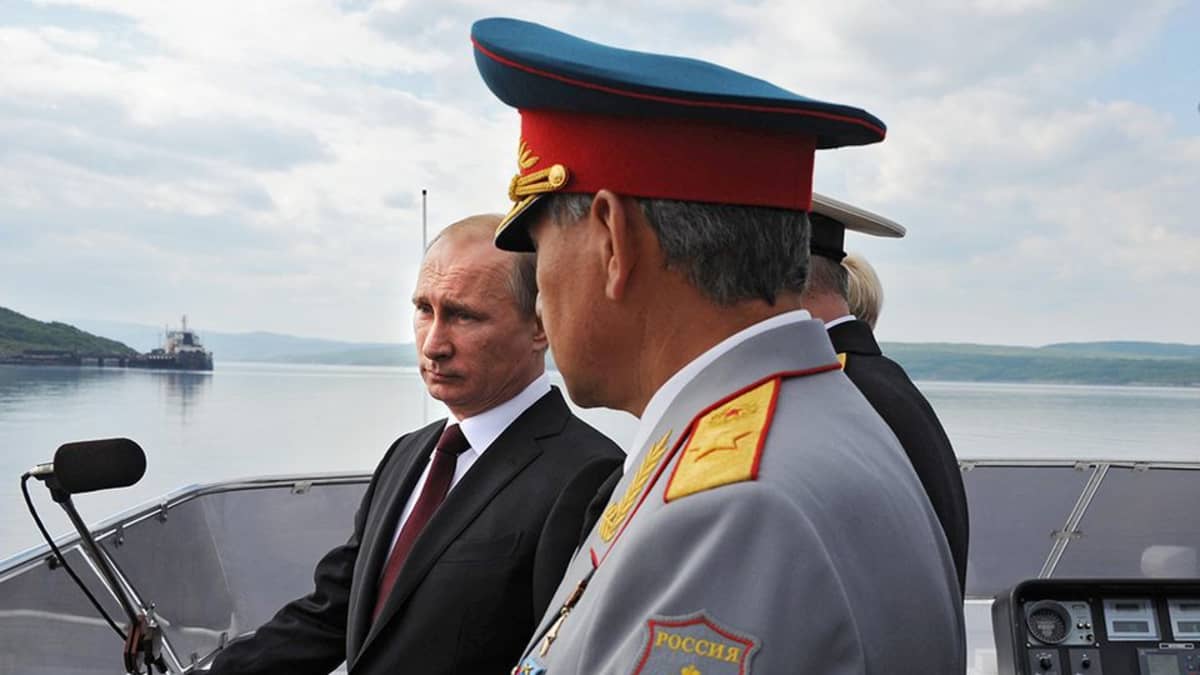 Vladimir Putin ja Sergei Shoigu.