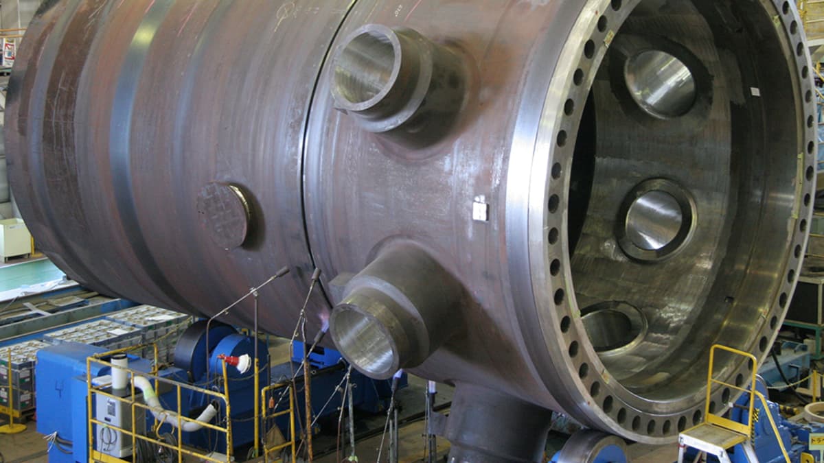 Olkiluoto 3 -ydinvoimalan reaktoripaineastia.